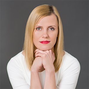 dr n. farm.  Magdalena Stolarczyk 