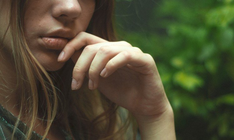 Jak prawidłowo dbać o cerę wrażliwą? - Apteka internetowa Melissa