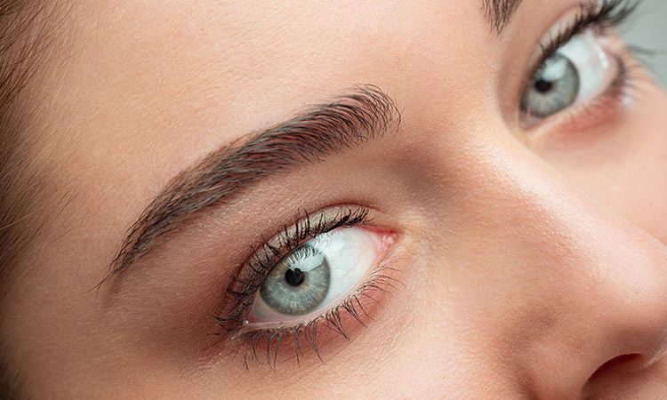  Jak objawia się jęczmień na oku?  