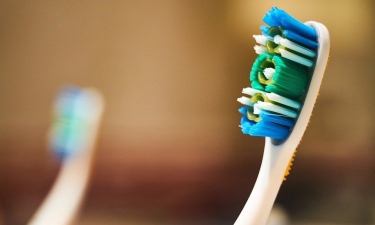 Nie ignoruj krwawiących dziąseł! - Apteka internetowa Melissa