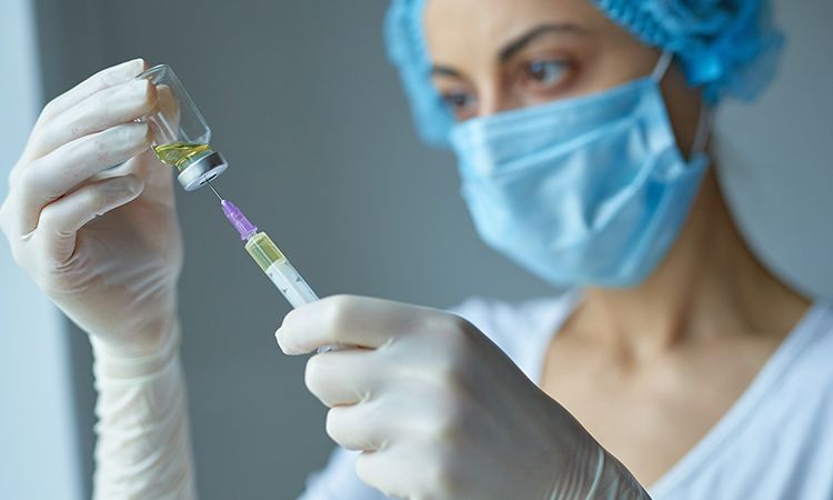 Szczepionka mRNA – jak działa i czy jest bezpieczna?
