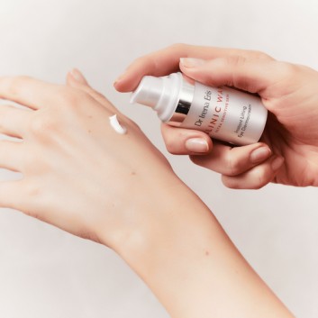 Dr Irena Eris Clinic Way, dermokrem pod oczy intensywnie liftingujący 3°+ 4°, 15 ml - obrazek 5