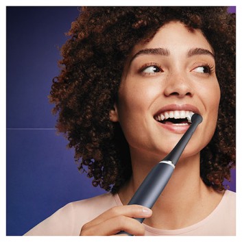 Oral-B iO Ultimate Clean Black Końcówki do szczoteczki elektrycznej, 4 sztuki - obrazek 2 - Apteka internetowa Melissa