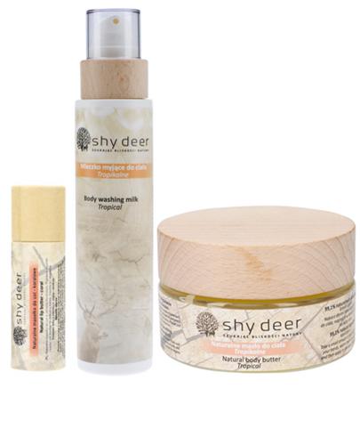 Shy Deer Naturalne masełko do ust - koralowe - 12 ml + Naturalne masło do ciała tropikalne - 100 ml + Mleczko myjące do ciała tropikalne - 200 ml - Drogeria Melissa